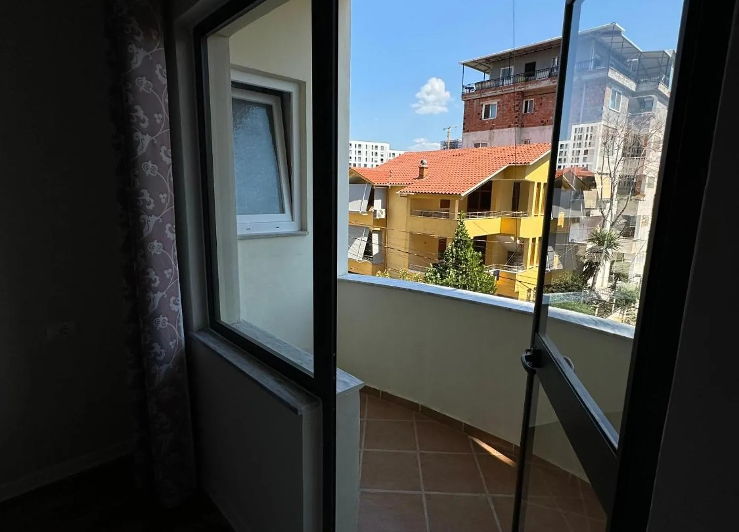 Voyage Apartment Tirana 0*,  Albanien